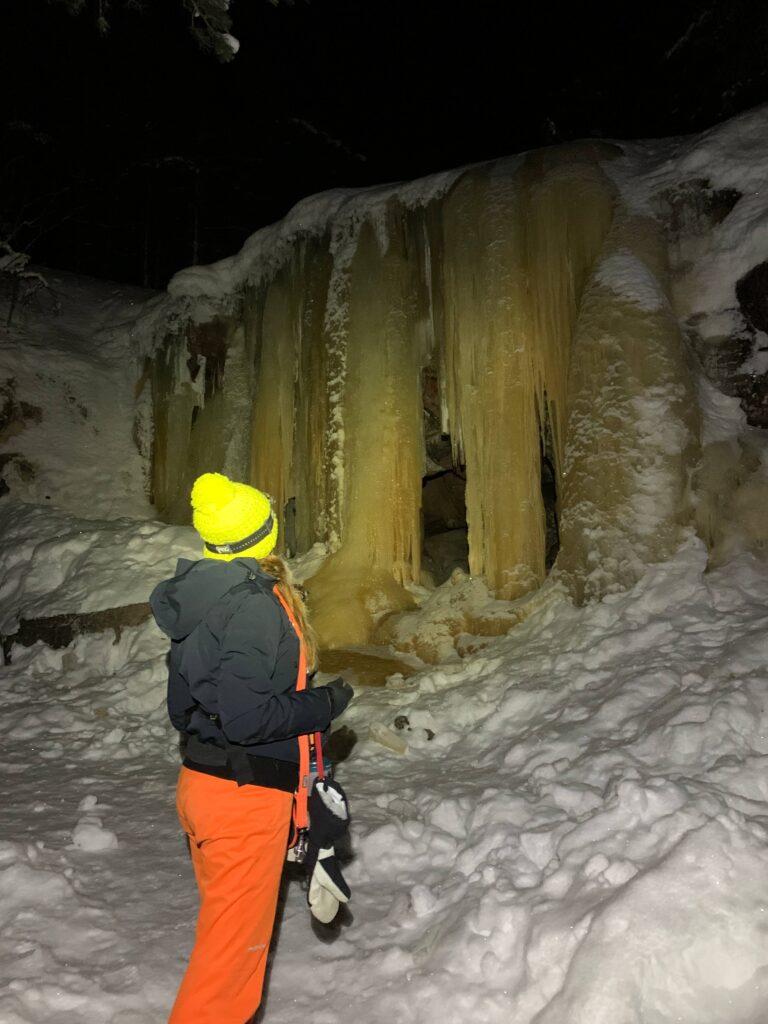 Jaskinia lodowa w Örnsköldsvik.